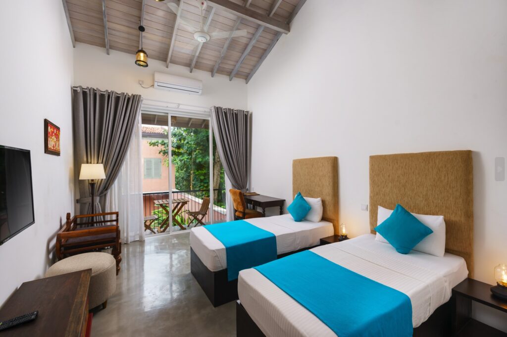 avc 606 deluxe room (2)