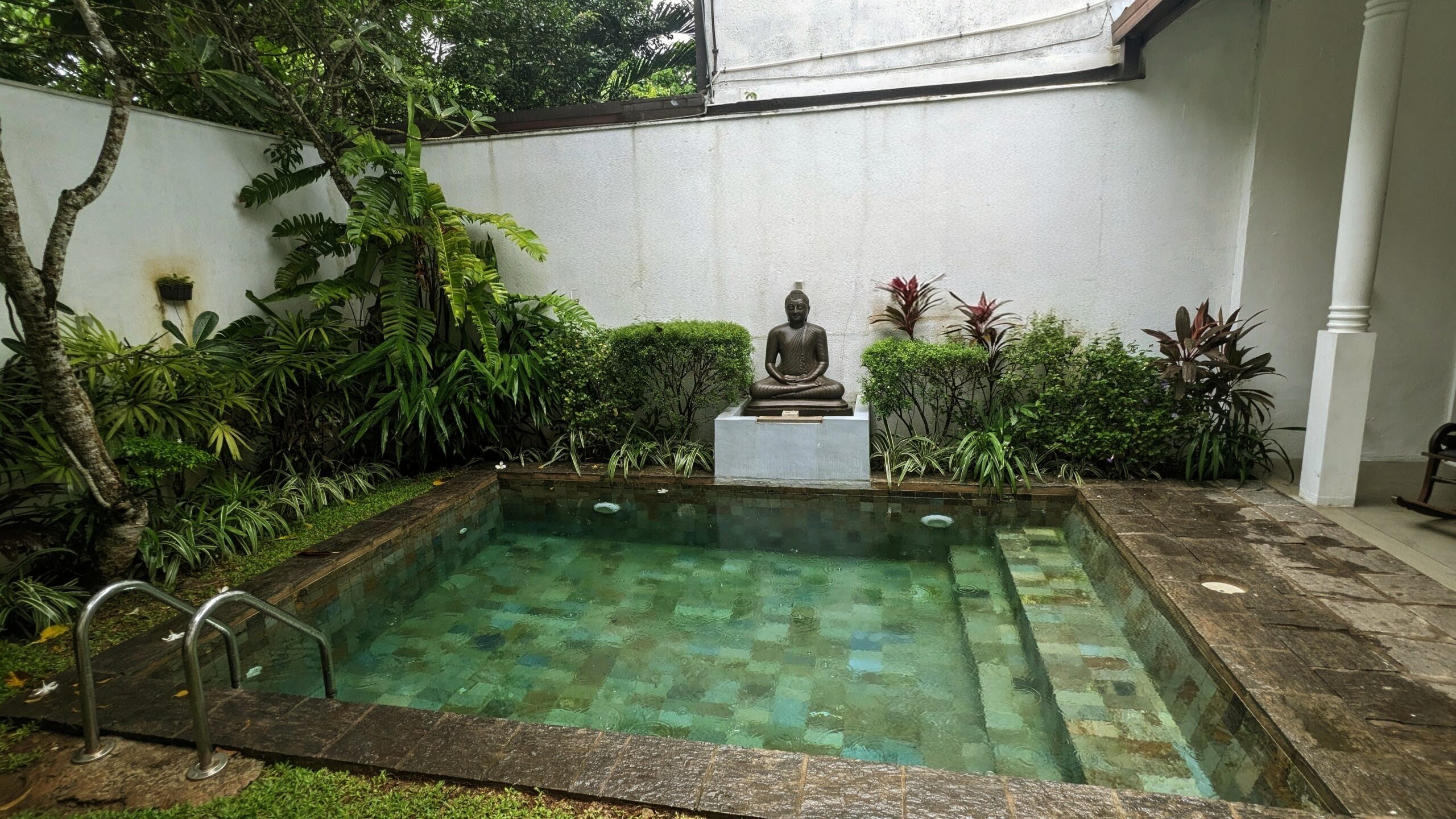 pxl 20250926 063528178.raw 01.cover~2